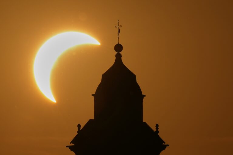 Millions crowd cities to see Spain's first total solar eclipse in over a century Millions crowd cities to see Spain's first total solar eclipse in over a century
