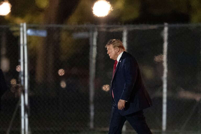 U.S.-Canada trade talks collapse just before deadline for tariffs U.S.-Canada trade talks collapse just before deadline for tariffs