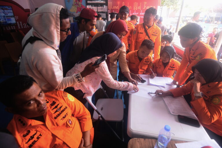 Indonesian passenger ship overturns, sparking search for about 130 missing Indonesian passenger ship overturns, sparking search for about 130 missing