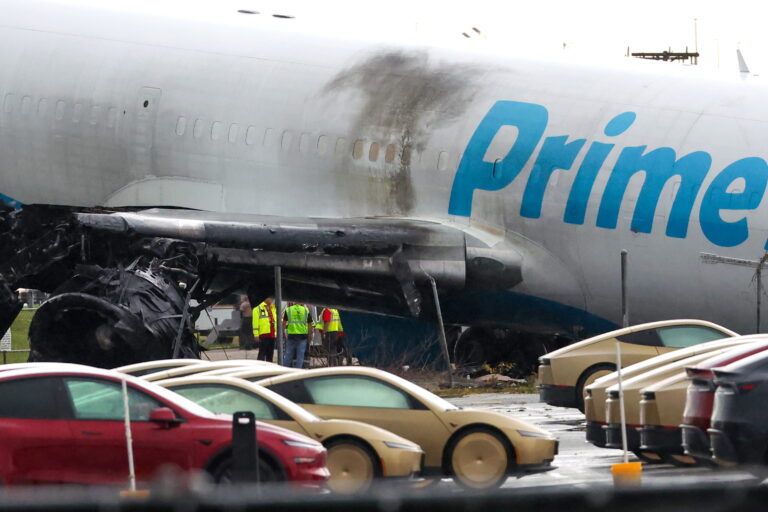 Cargo jet tried to abort unsteady landing before Miami crash, flight data indicates Cargo jet tried to abort unsteady landing before Miami crash, flight data indicates