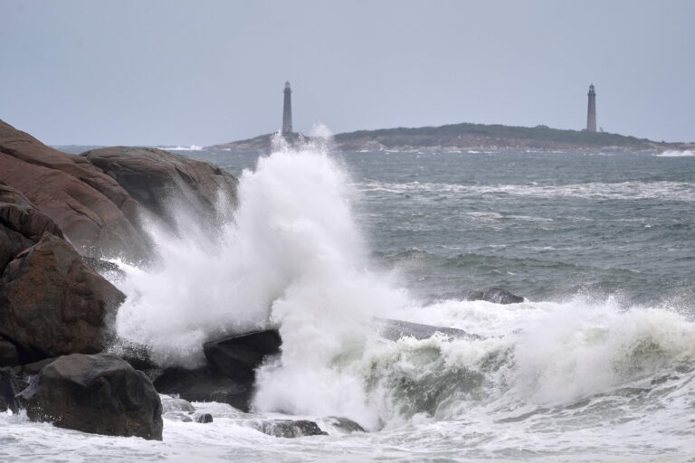 Roads flood in New Jersey, inundate some homes, as first major signs of nor'easter take shape Roads flood in New Jersey, inundate some homes, as first major signs of nor'easter take shape