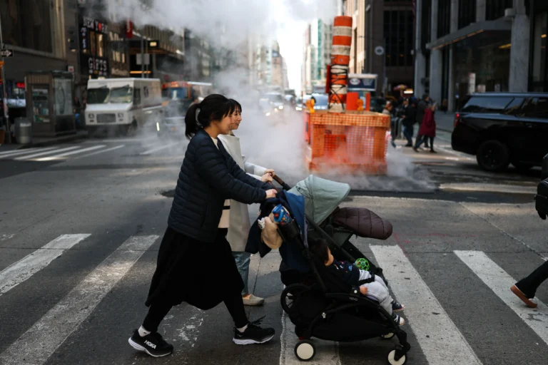 U.S. birth rate drops to record low, but older women are having more babies U.S. birth rate drops to record low, but older women are having more babies